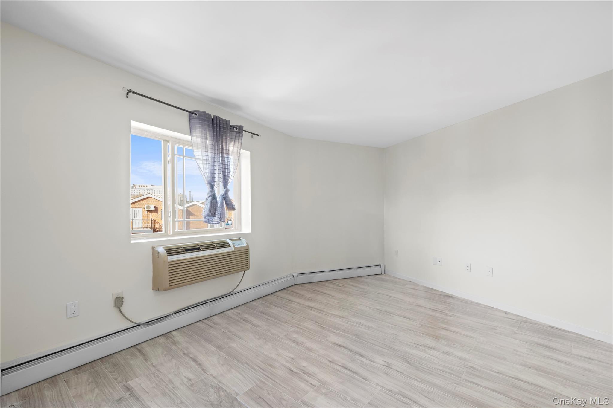 Condo 46th  Queens, NY 11373, MLS-979097-2