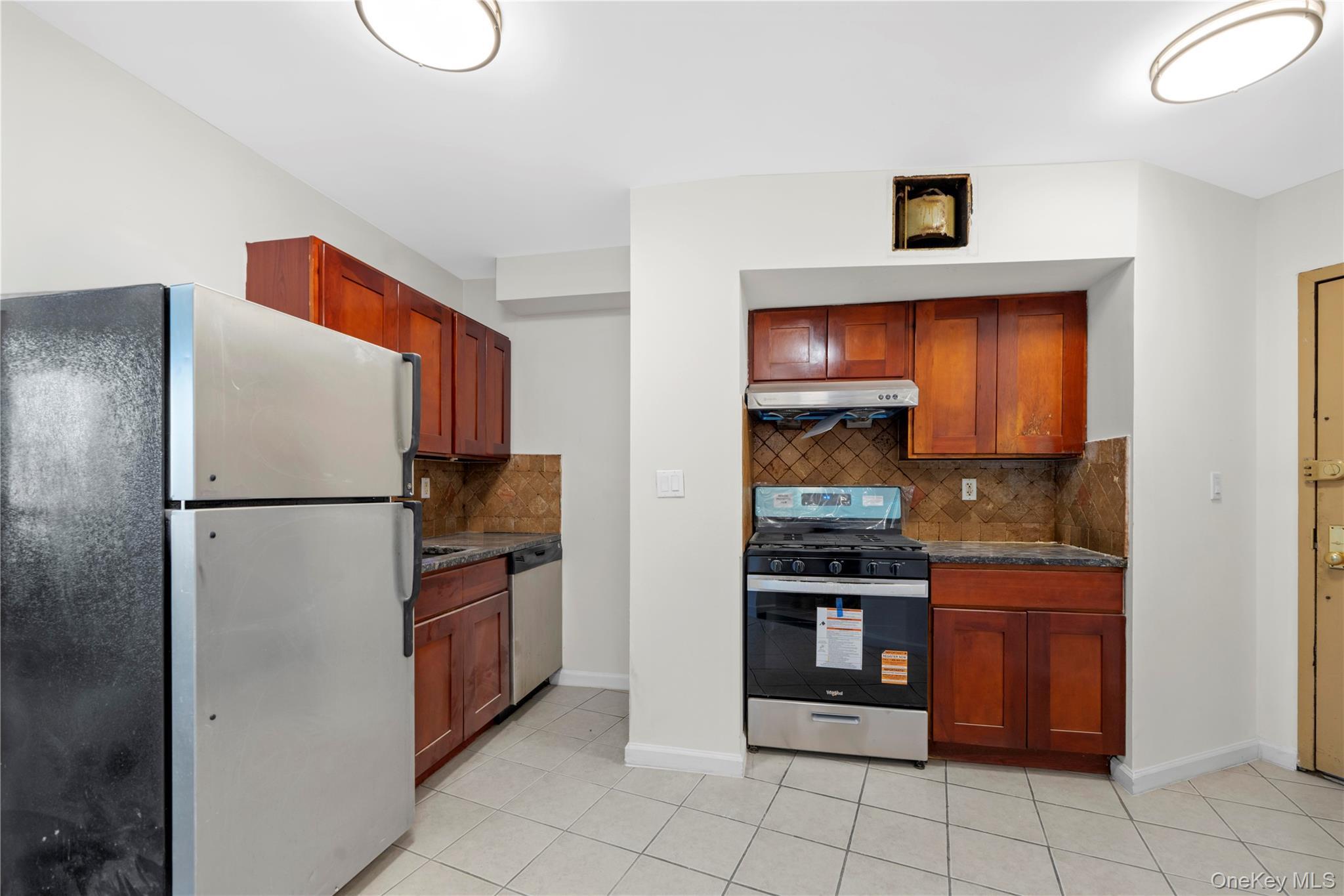 Condo 46th  Queens, NY 11373, MLS-979097-6