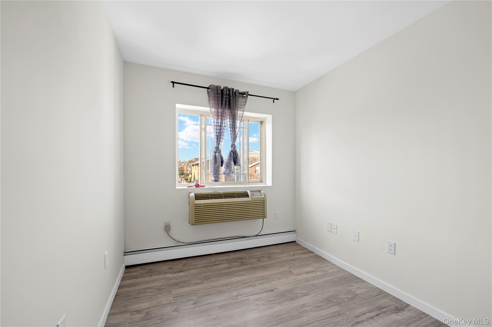 Condo 46th  Queens, NY 11373, MLS-979097-7