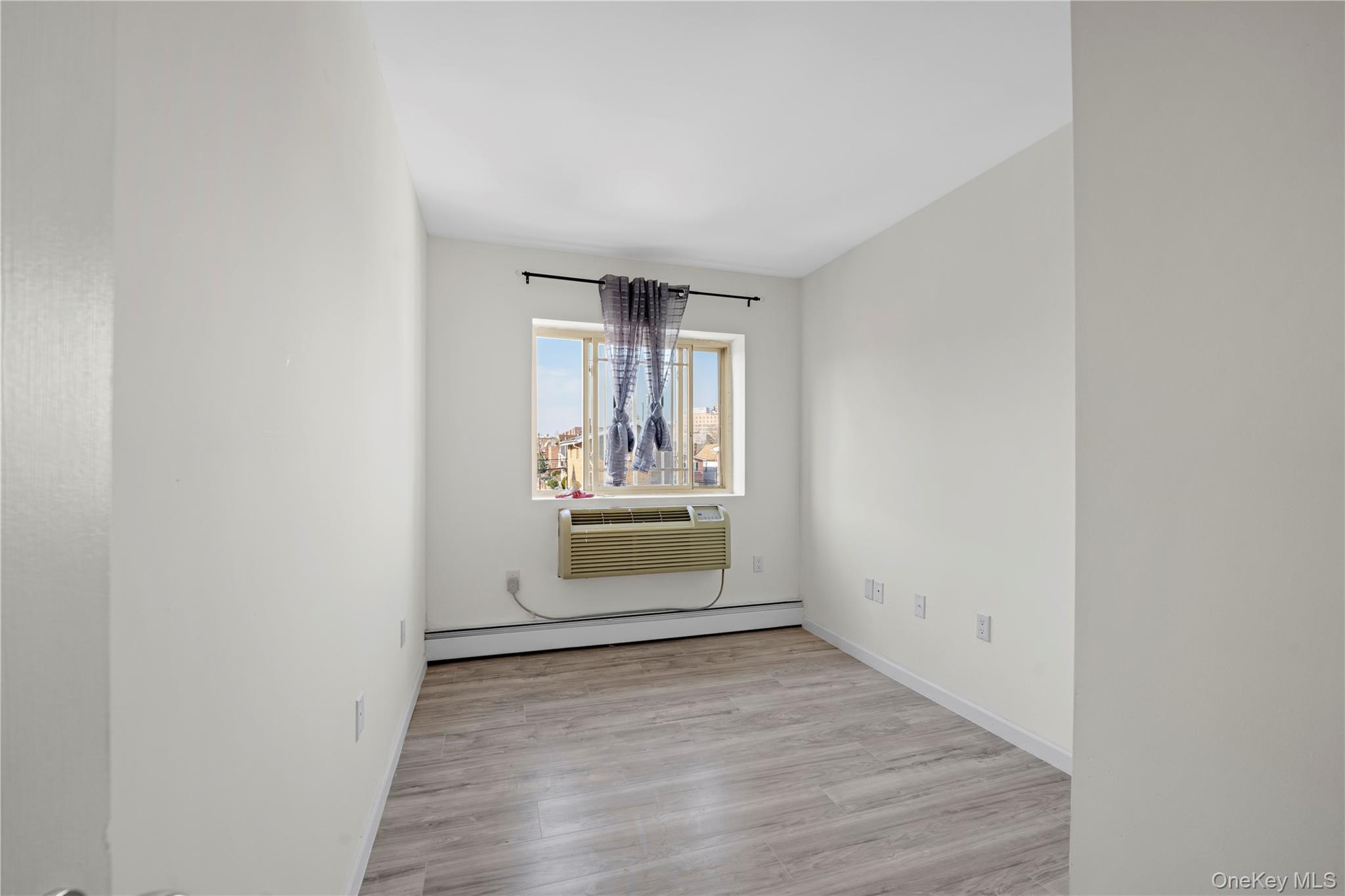 Condo 46th  Queens, NY 11373, MLS-979097-8