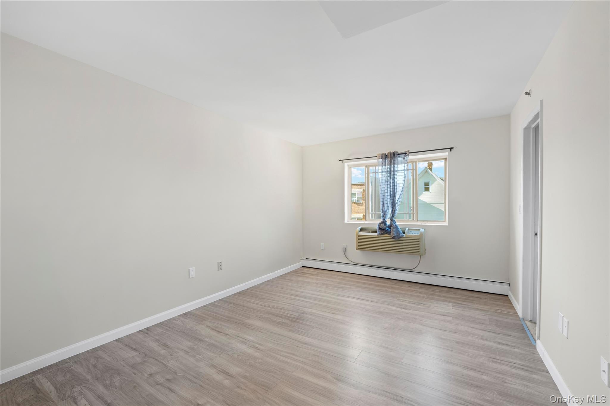 Condo 46th  Queens, NY 11373, MLS-979097-9