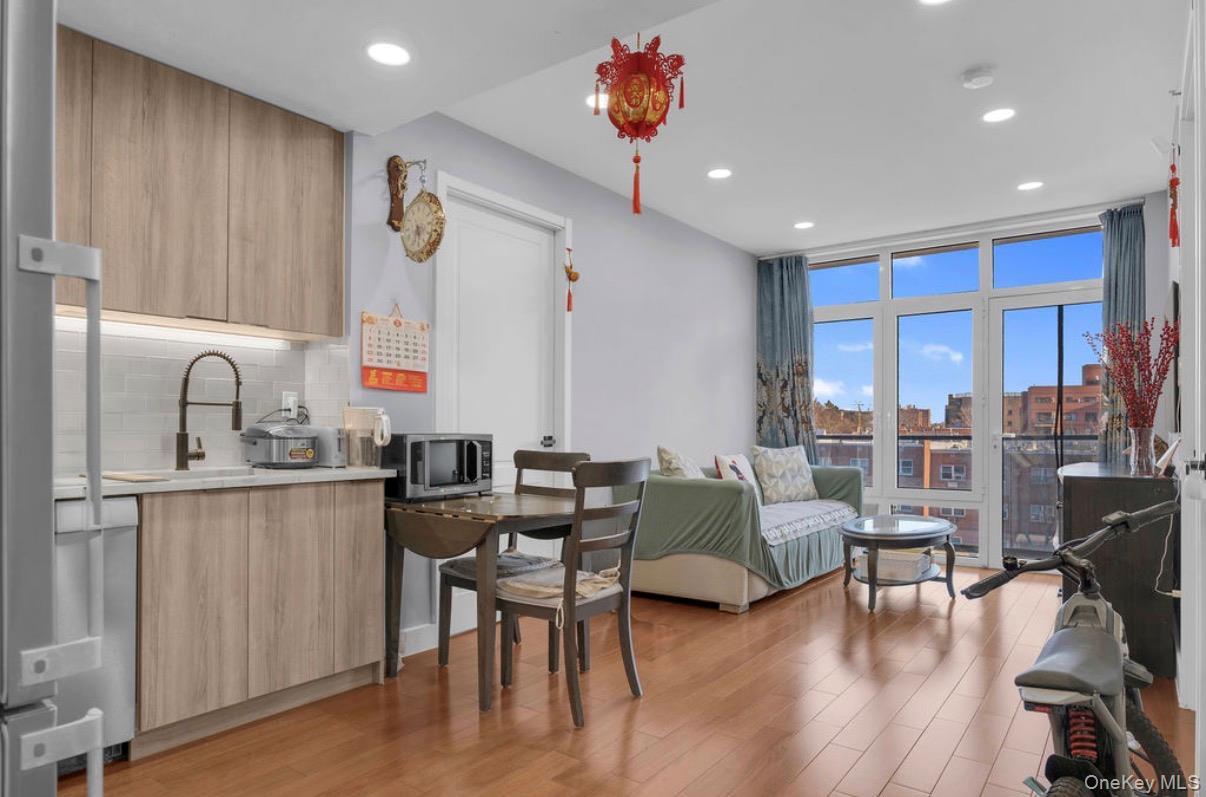 Condo Northern Queens, NY 11354, MLS-979105-10