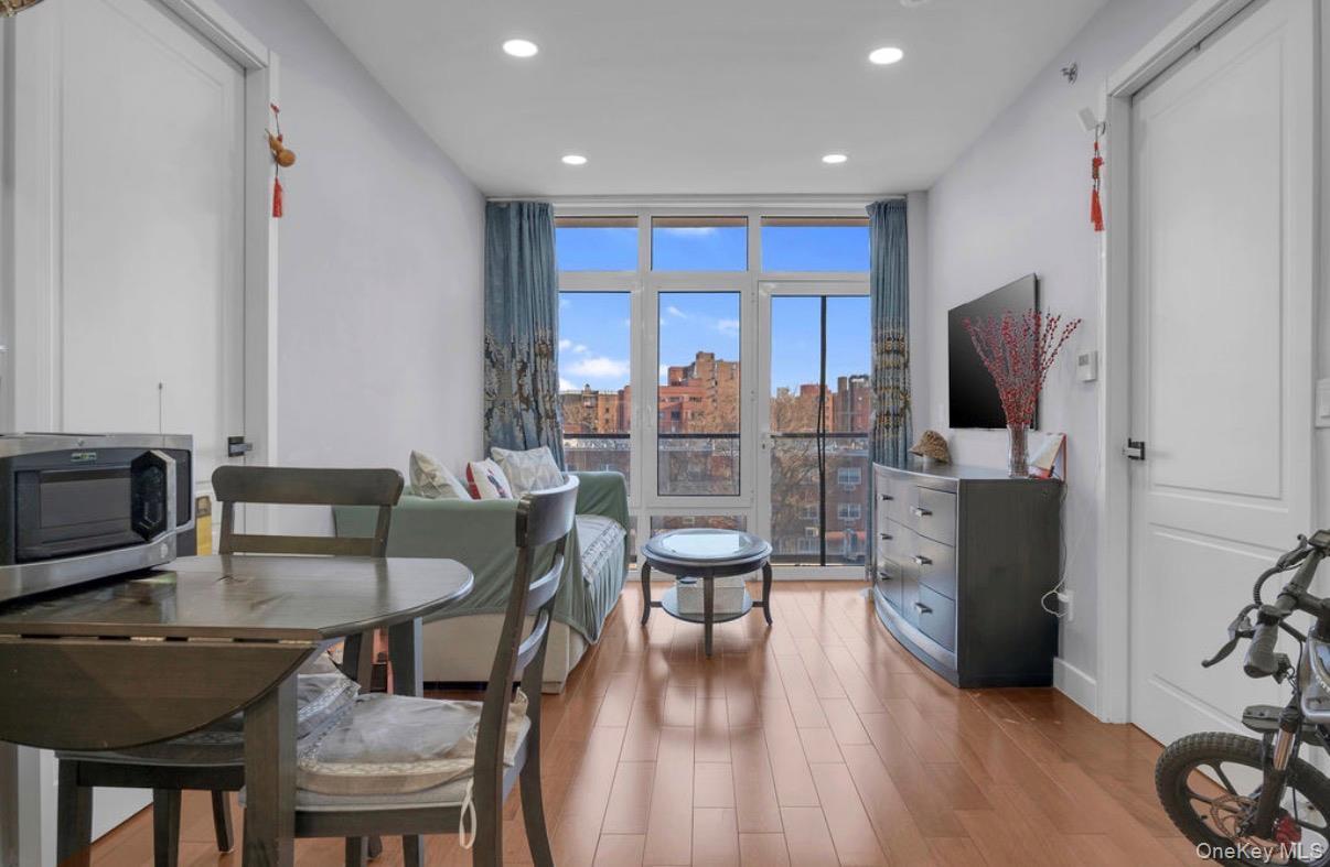 Condo Northern Queens, NY 11354, MLS-979105-4