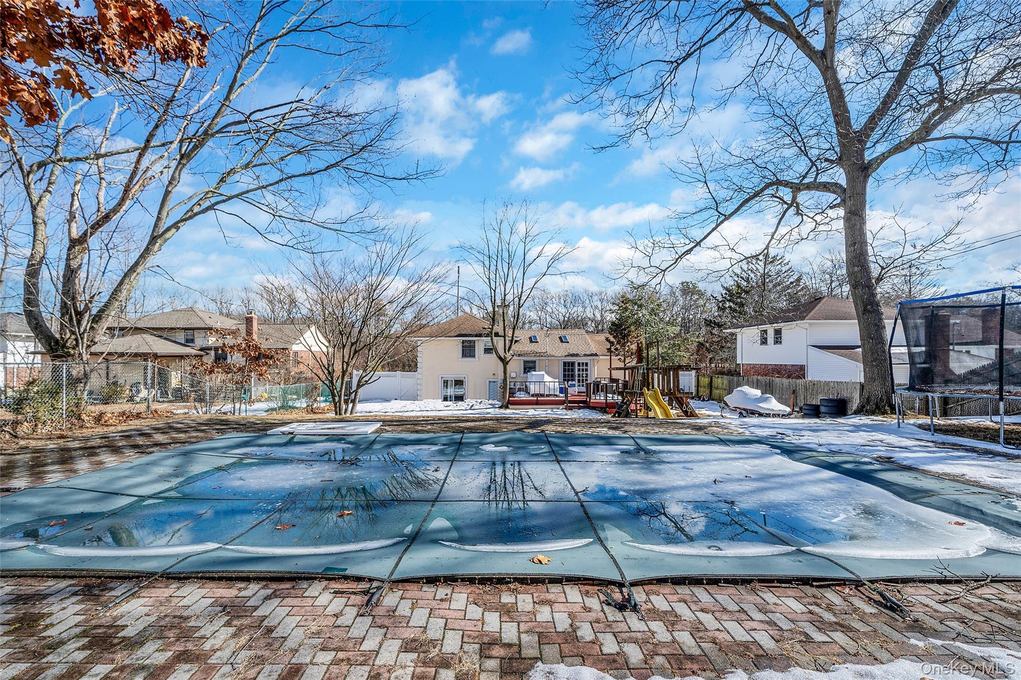 Single Family Overlook Drive Suffolk County, NY 11730, MLS-979147-21