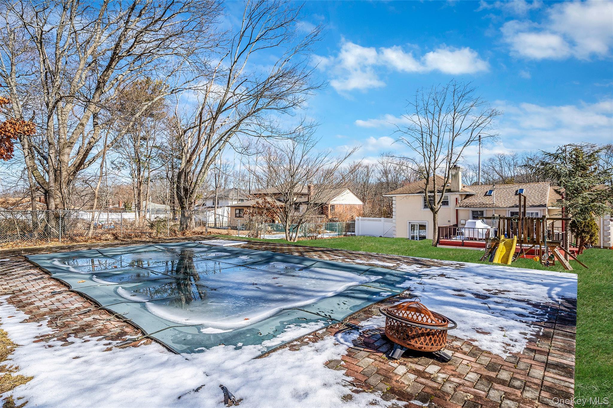 Single Family Overlook Drive  Suffolk County, NY 11730, MLS-979147-26