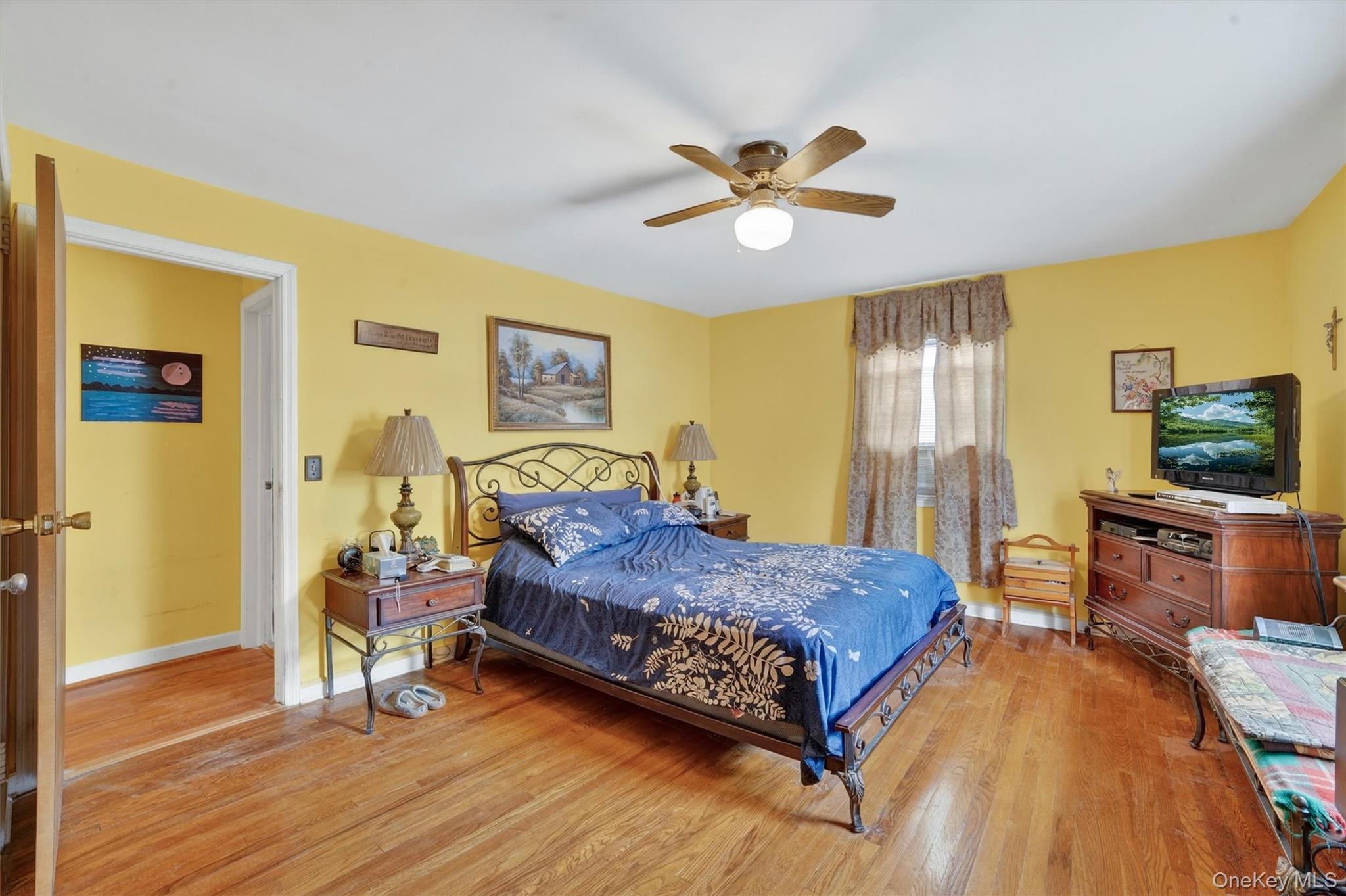 Single Family Hillview  Westchester County, NY 10704, MLS-979169-10