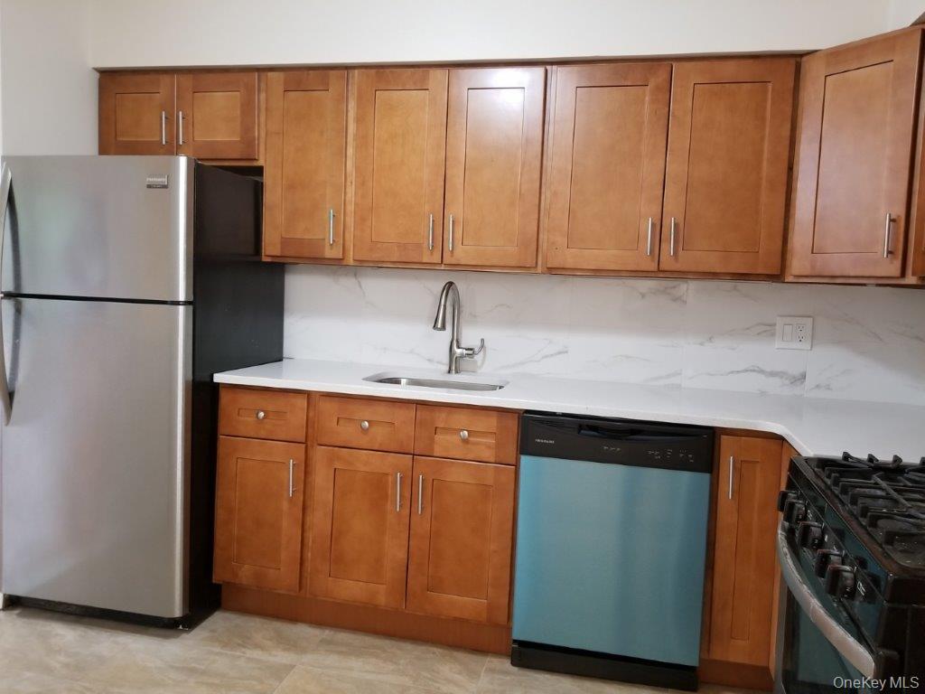 Condo 67th  Queens, NY 11364, MLS-979170-5