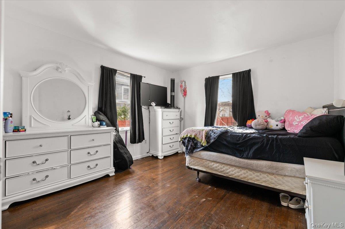 Single Family Lincoln  Suffolk County, NY 11716, MLS-979177-10