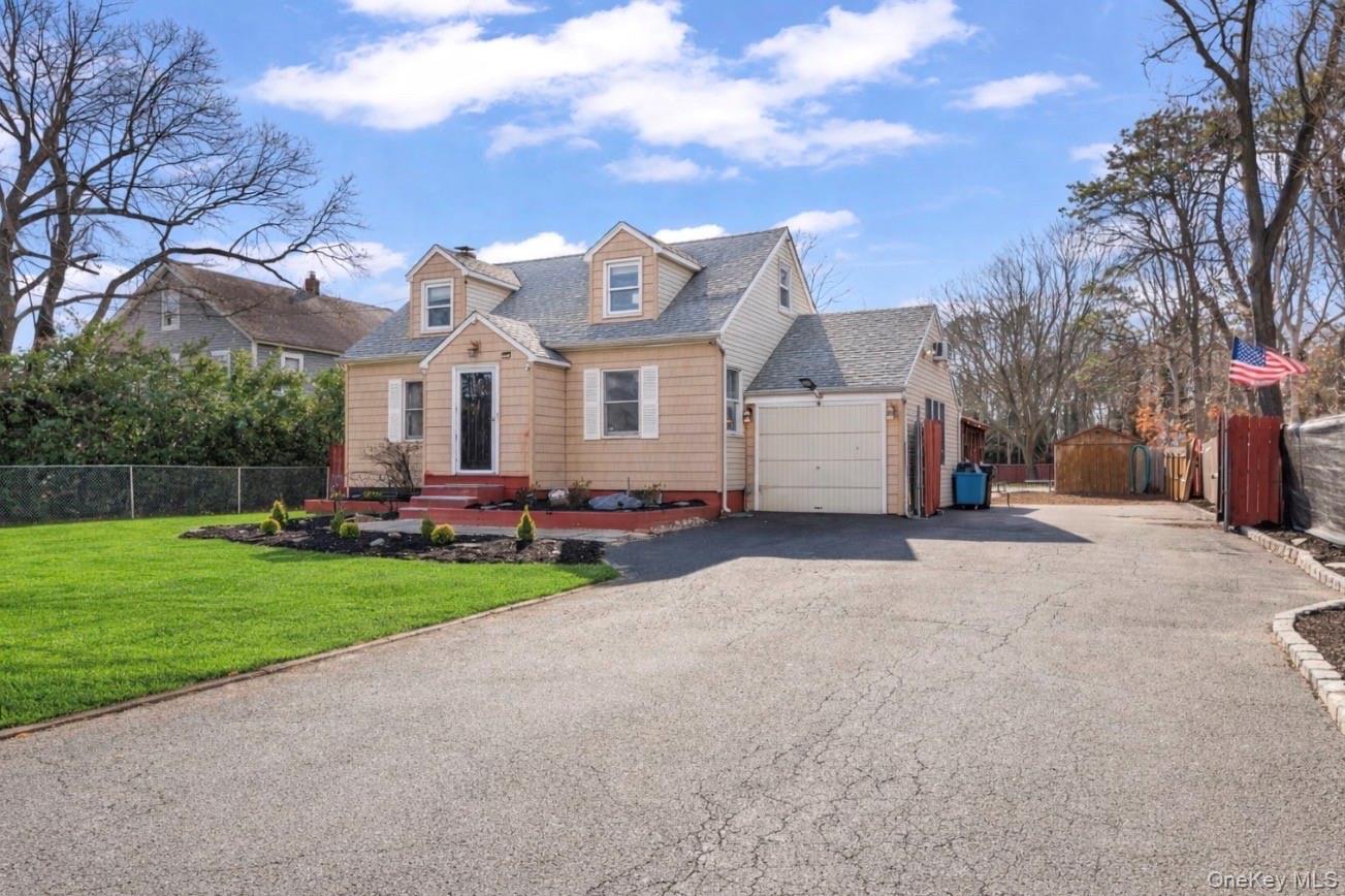 Single Family Lincoln  Suffolk County, NY 11716, MLS-979177-2