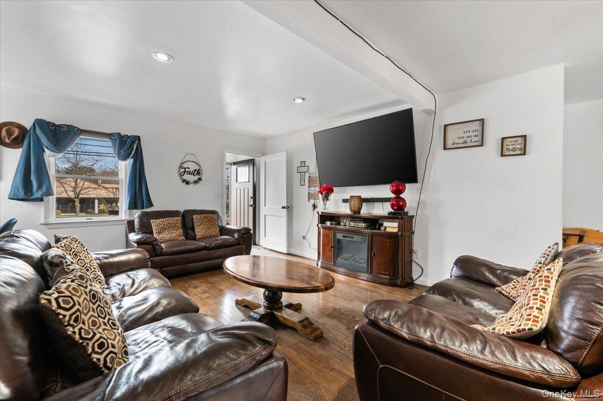 Single Family Lincoln  Suffolk County, NY 11716, MLS-979177-3