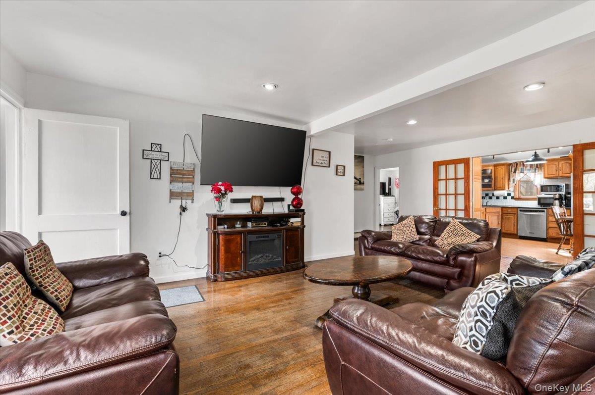 Single Family Lincoln  Suffolk County, NY 11716, MLS-979177-5