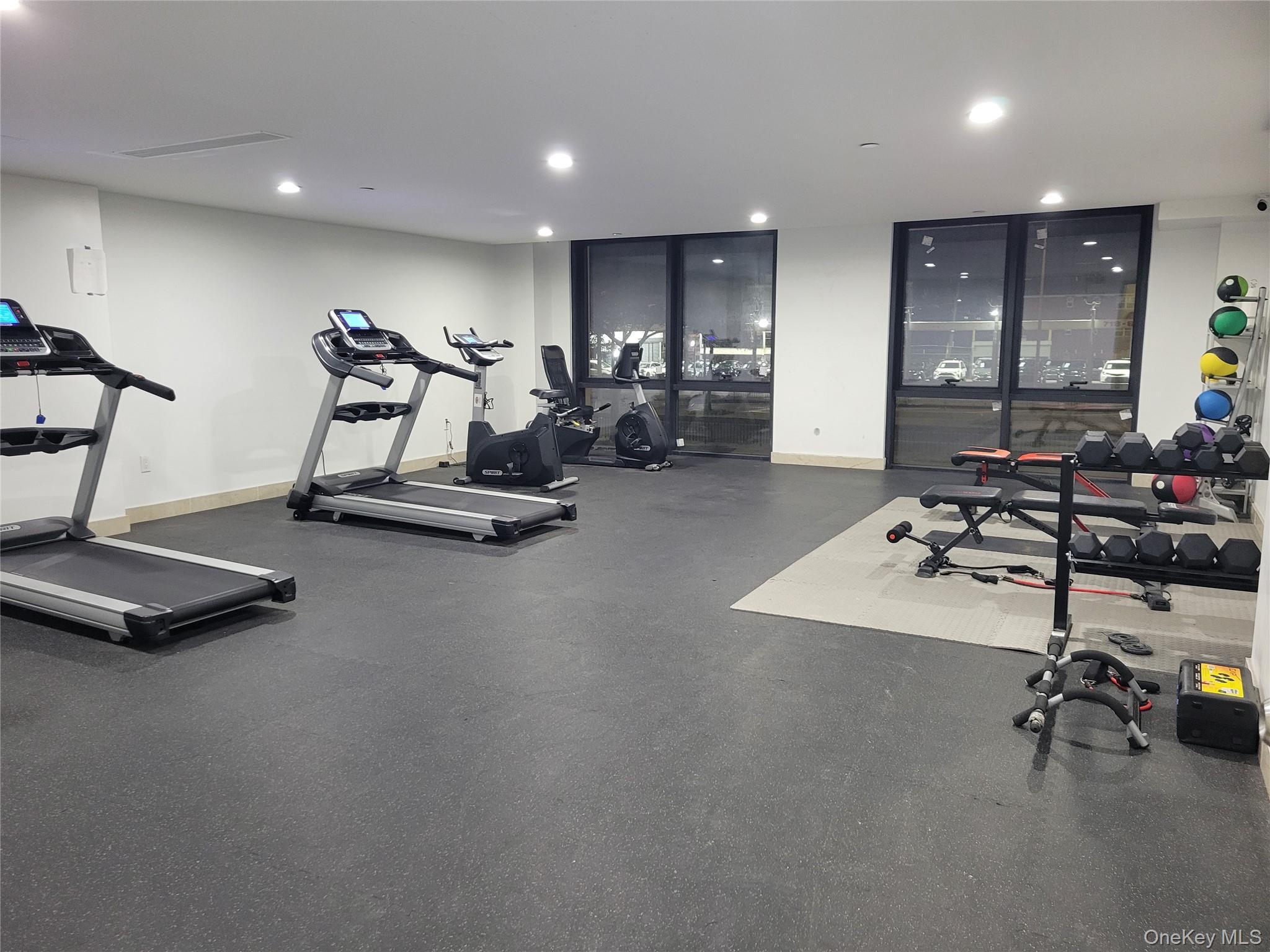 Condo Queens  Queens, NY 11377, MLS-979180-11