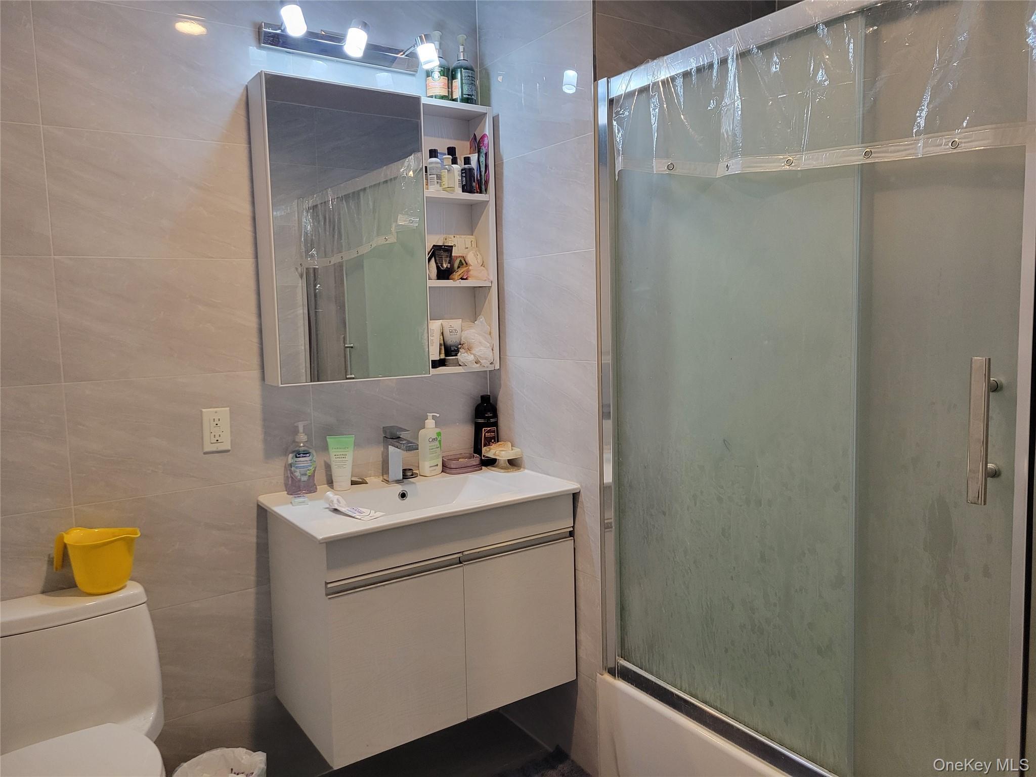 Condo Queens  Queens, NY 11377, MLS-979180-6