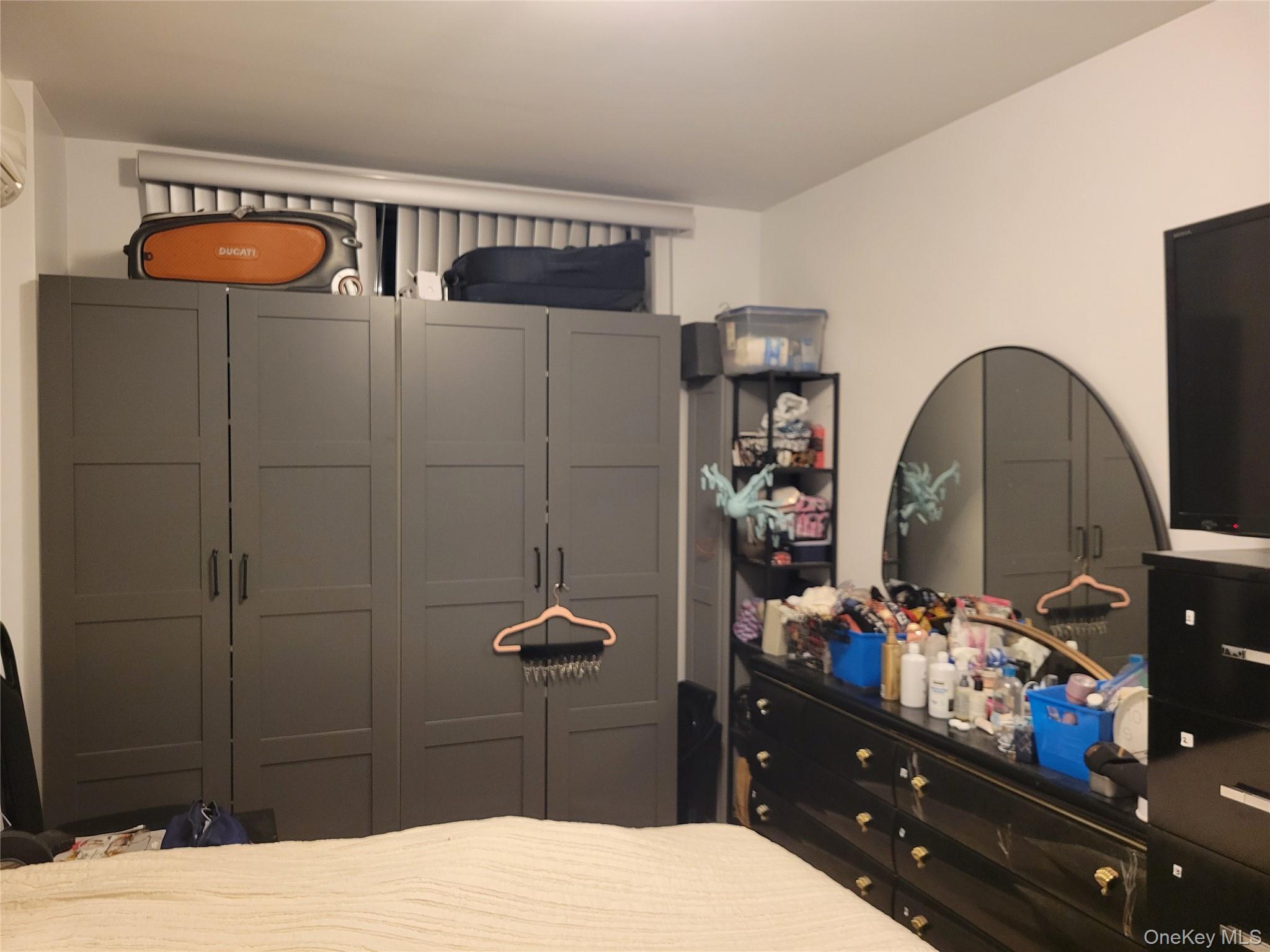 Condo Queens  Queens, NY 11377, MLS-979180-8