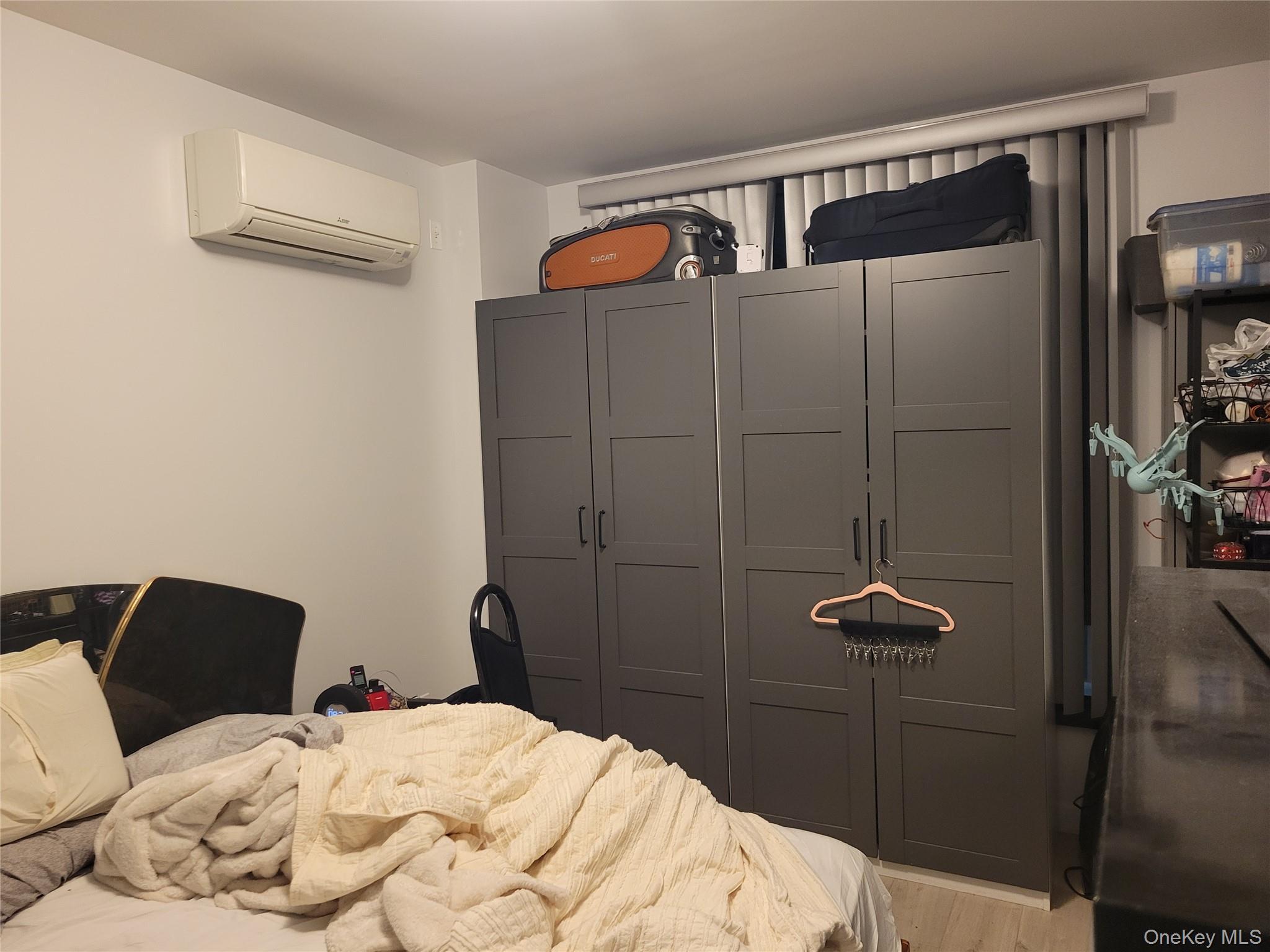 Condo Queens  Queens, NY 11377, MLS-979180-9