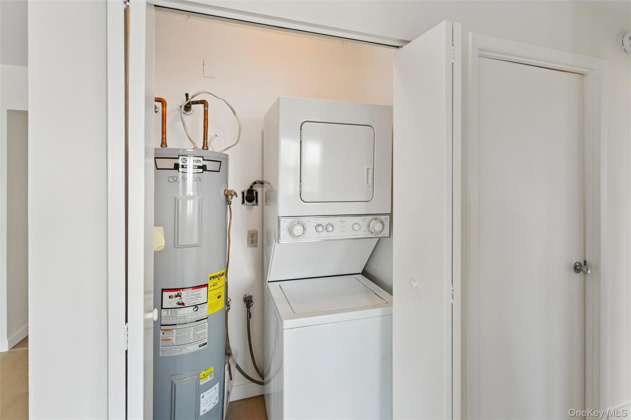 Condo Broadway  Nassau County, NY 11561, MLS-979204-24