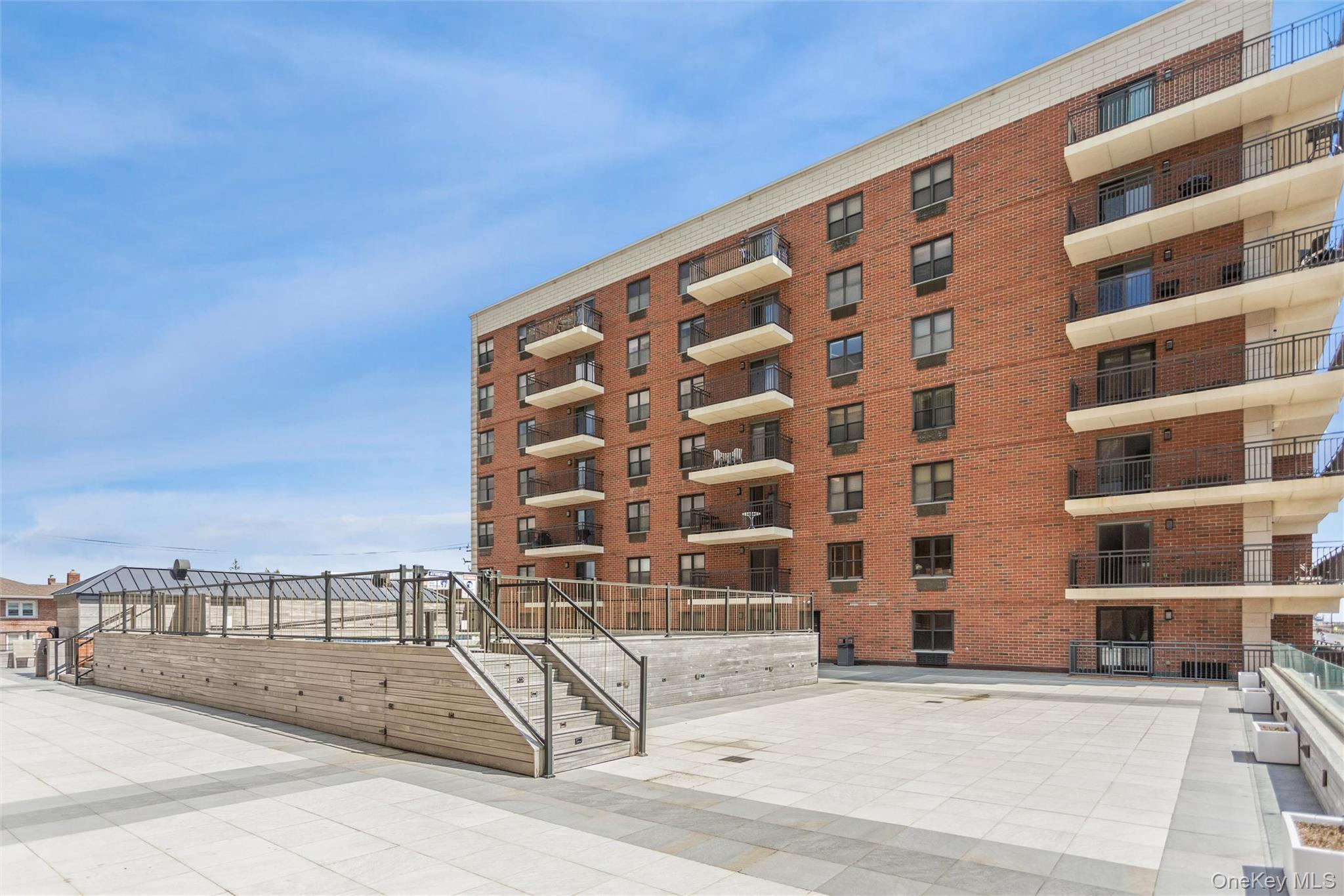 Condo Broadway  Nassau County, NY 11561, MLS-979204-32