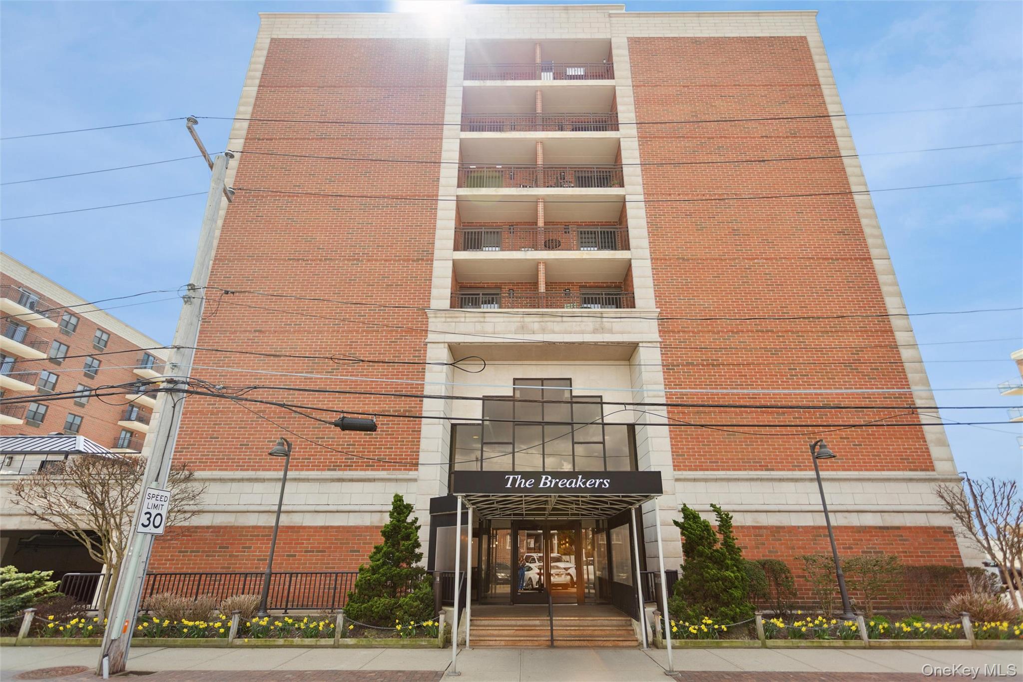 Condo Broadway  Nassau County, NY 11561, MLS-979204-37