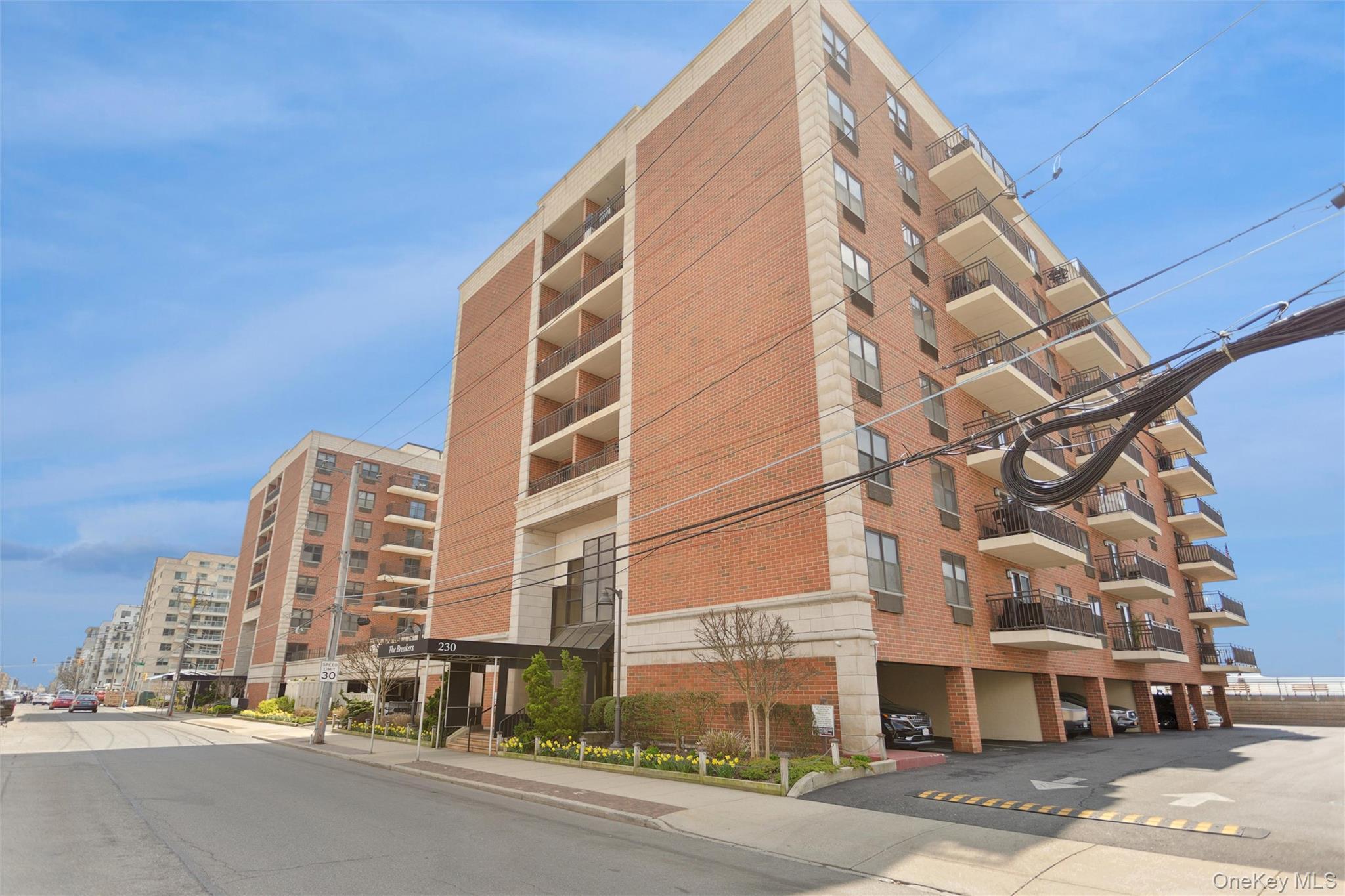 Condo Broadway  Nassau County, NY 11561, MLS-979204-38