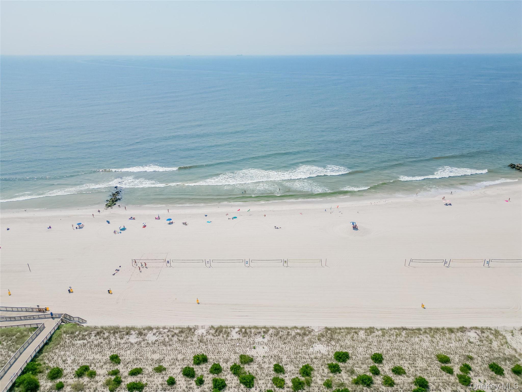 Condo Broadway  Nassau County, NY 11561, MLS-979204-5