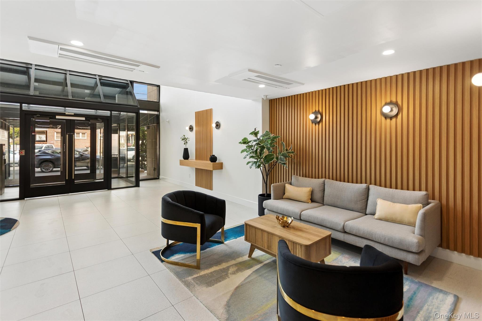 Condo Broadway  Nassau County, NY 11561, MLS-979204-7