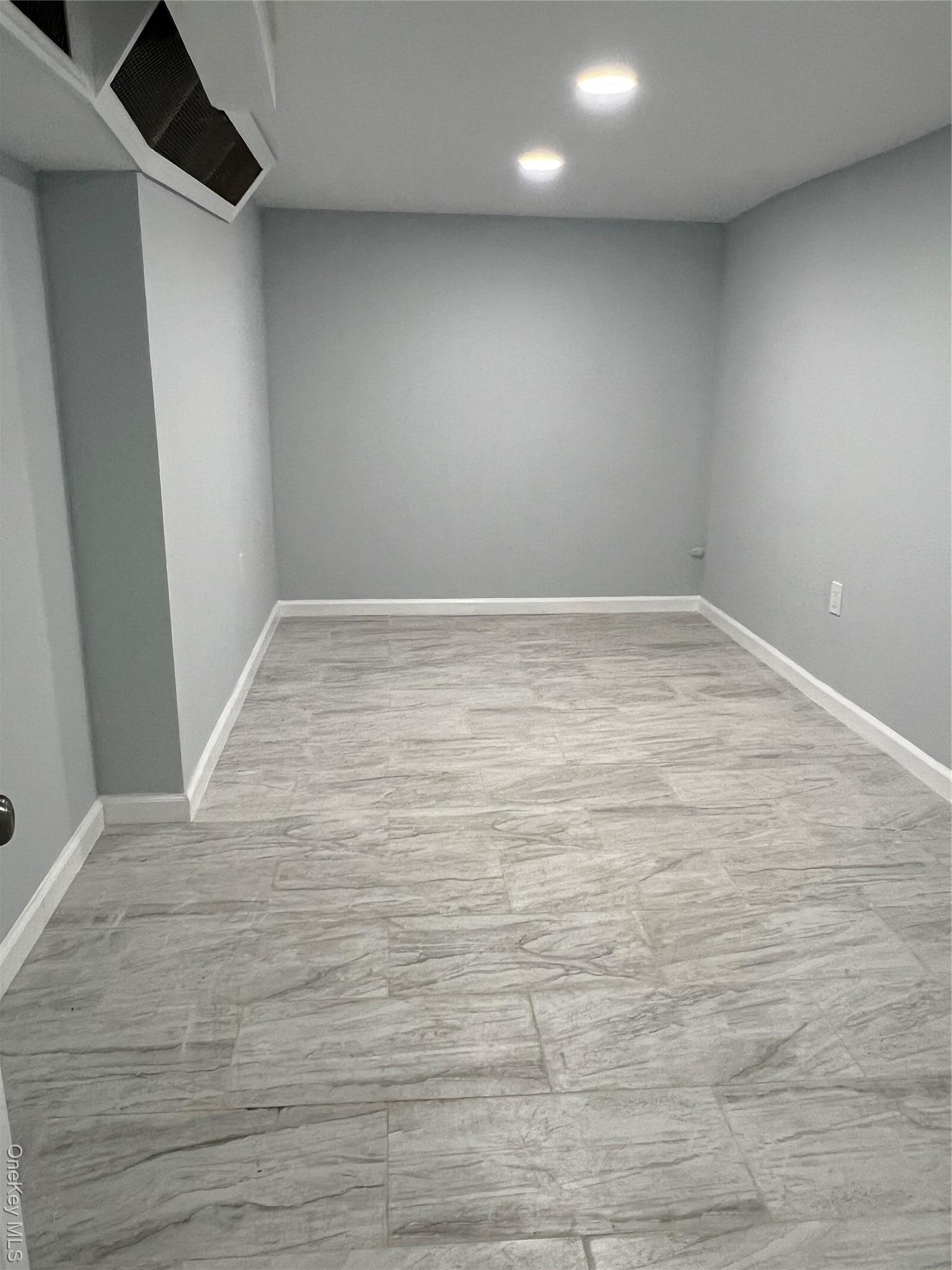 Single Family Leslie  Queens, NY 11434, MLS-979258-17