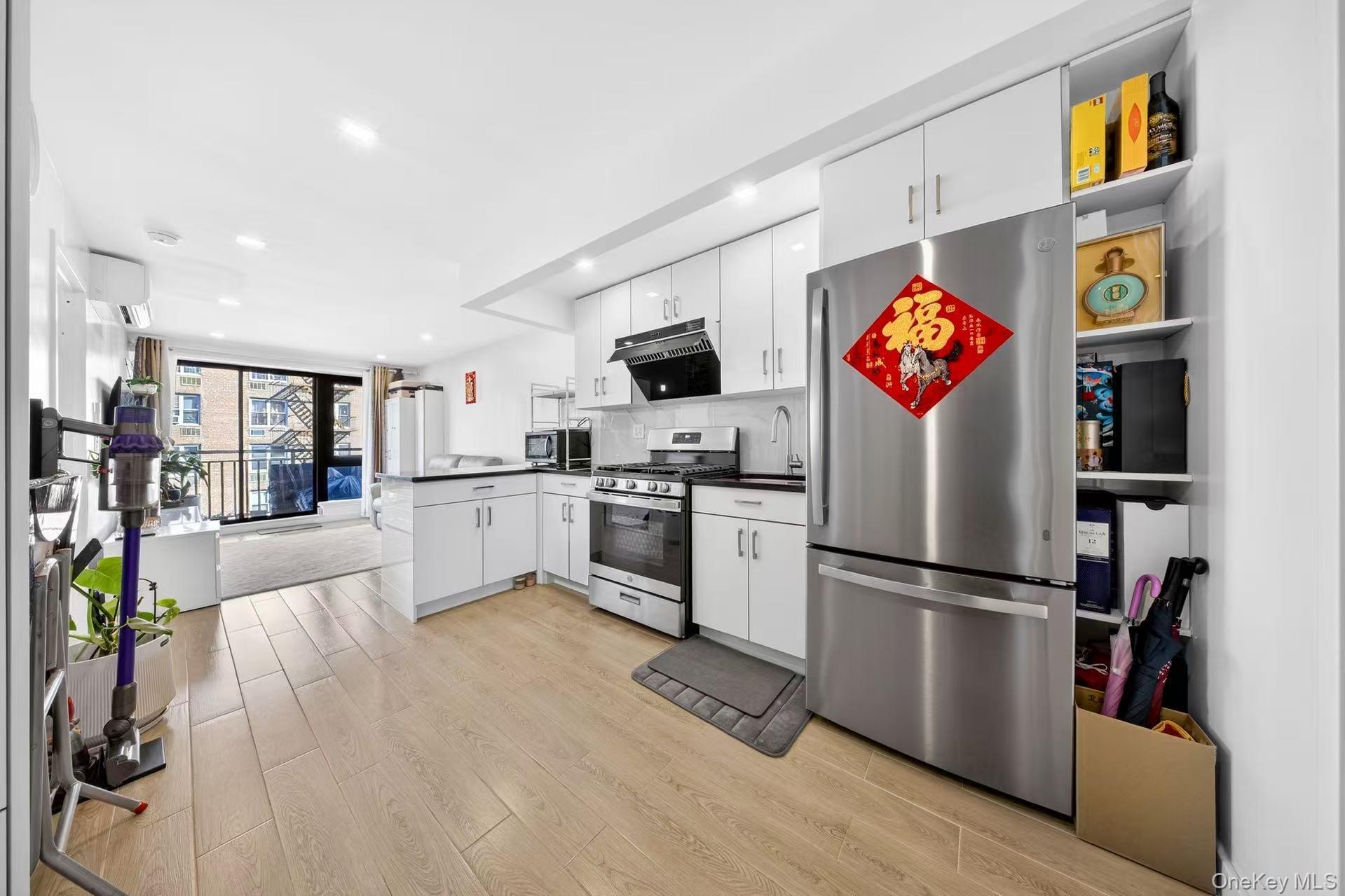 Condo 41st Ave  Queens, NY 11355, MLS-979269-10