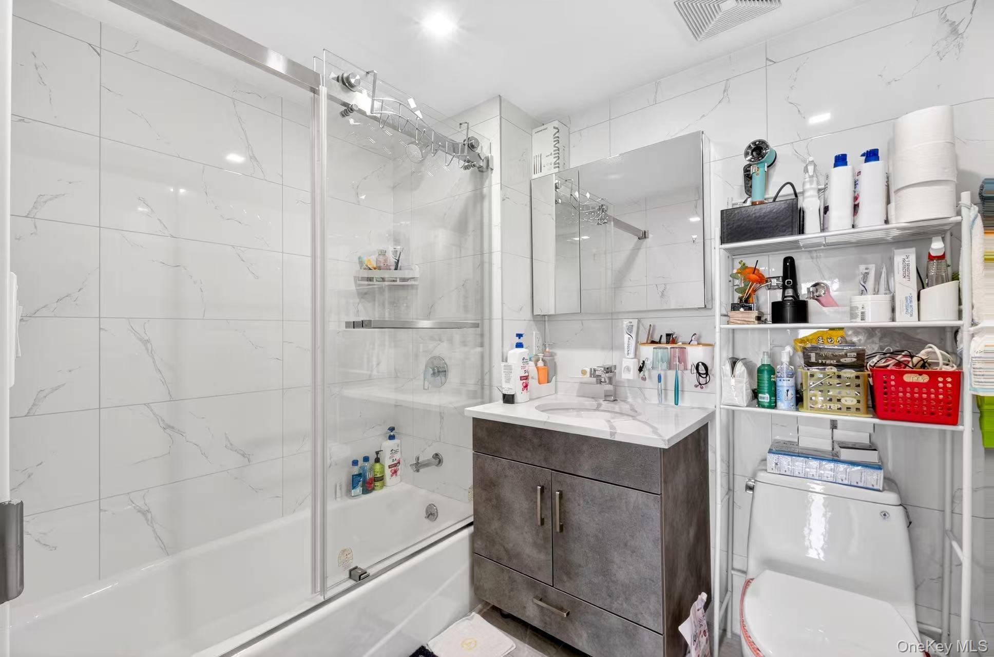 Condo 41st Ave  Queens, NY 11355, MLS-979269-15