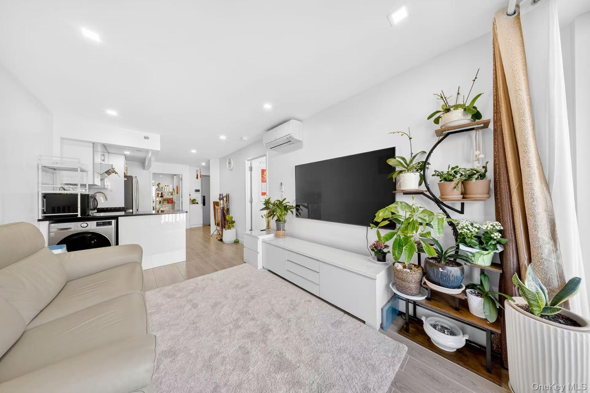 Condo 41st Ave  Queens, NY 11355, MLS-979269-7