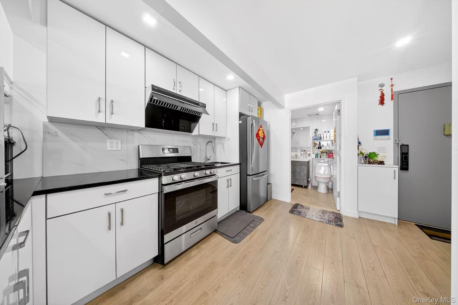 Condo 41st Ave  Queens, NY 11355, MLS-979269-9