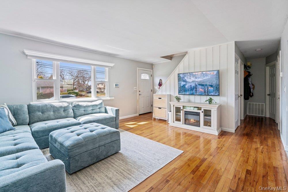 Single Family 38 Th  Suffolk County, NY 11757, MLS-979284-10