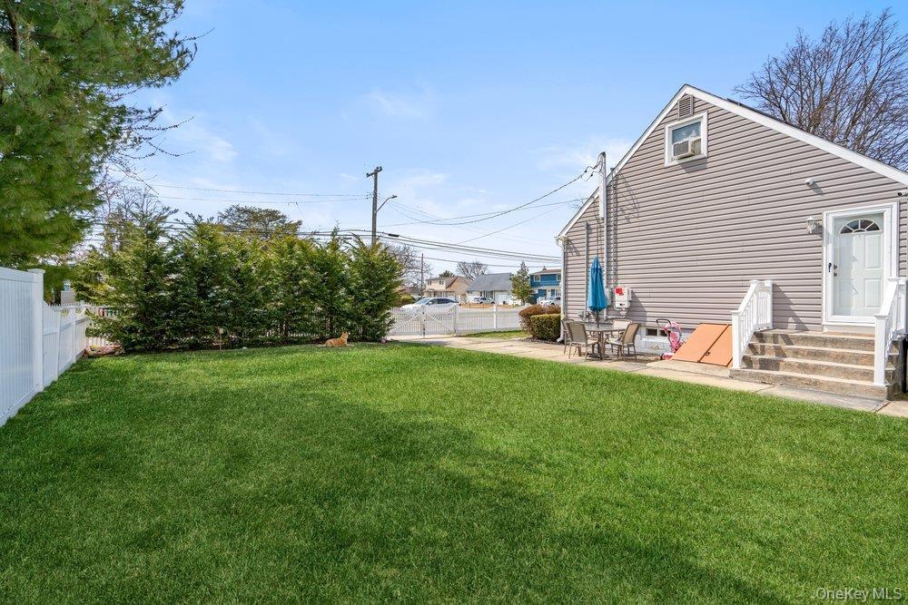 Single Family 38 Th  Suffolk County, NY 11757, MLS-979284-20