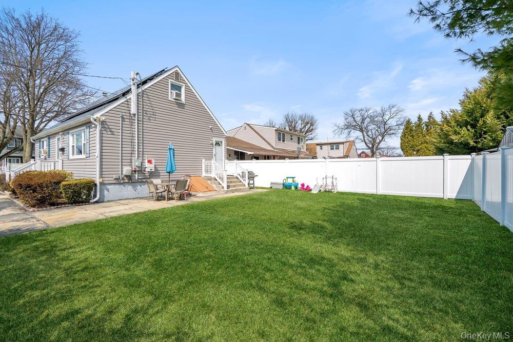 Single Family 38 Th  Suffolk County, NY 11757, MLS-979284-21