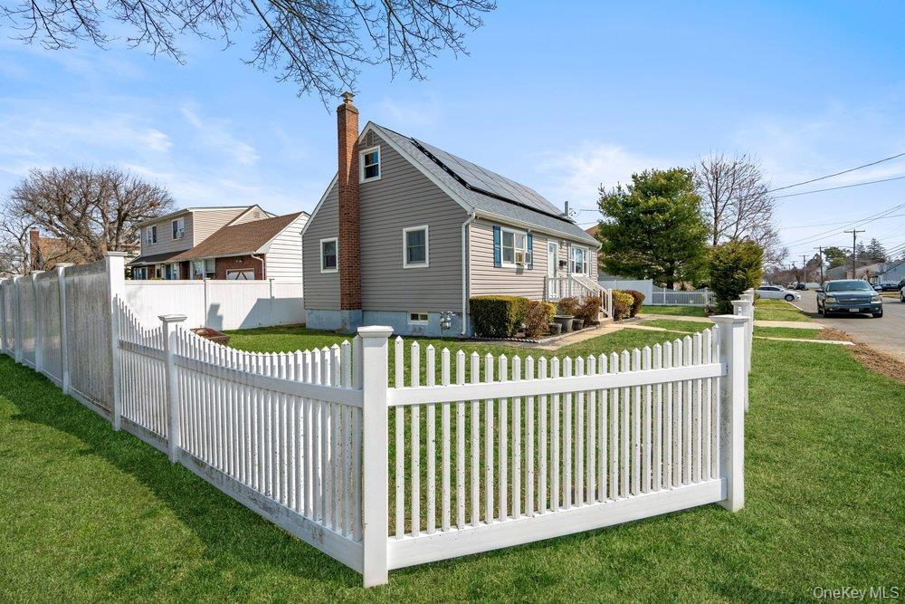 Single Family 38 Th  Suffolk County, NY 11757, MLS-979284-3