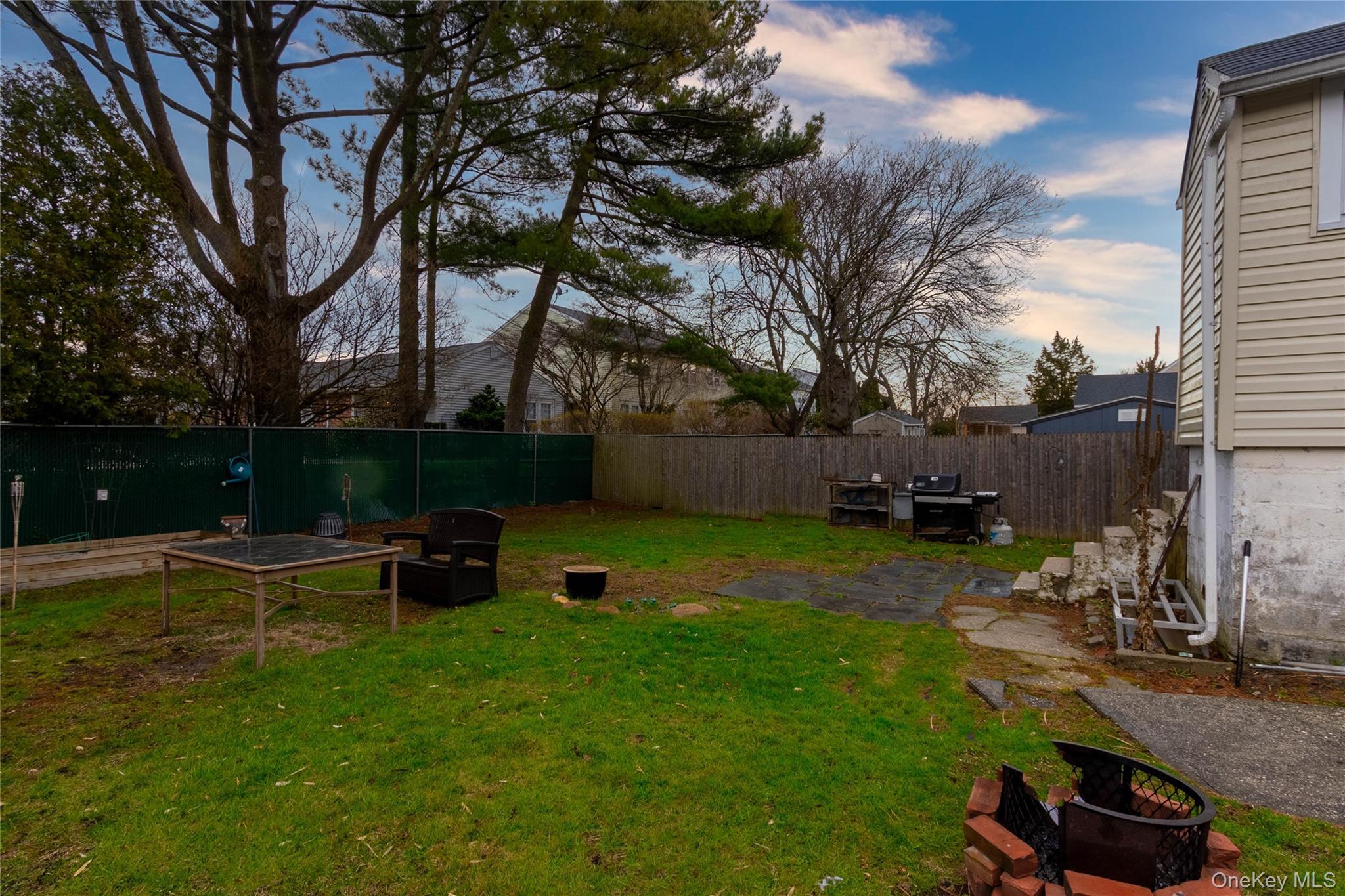 Single Family Pearsall Place Suffolk County, NY 11702, MLS-979310-5