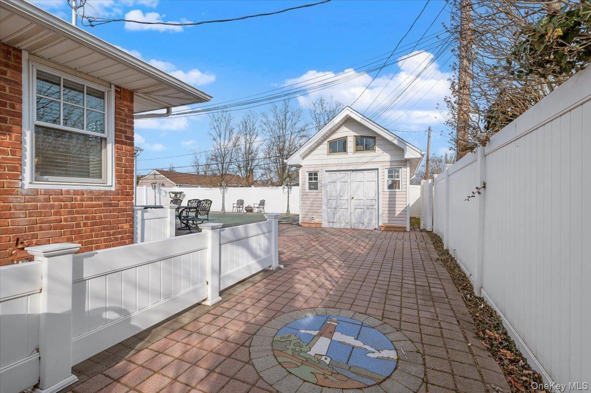 Single Family Parker  Nassau County, NY 11756, MLS-979320-27
