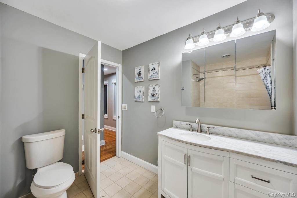 Single Family Audubon Gate  Suffolk County, NY 11764, MLS-979324-28