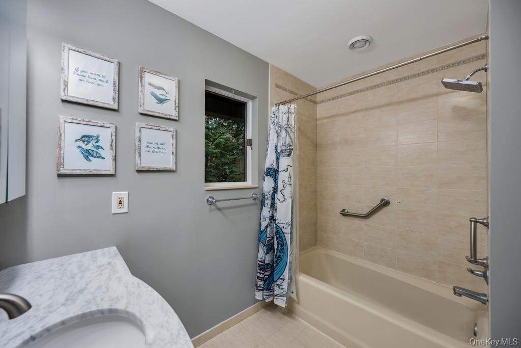 Single Family Audubon Gate  Suffolk County, NY 11764, MLS-979324-36