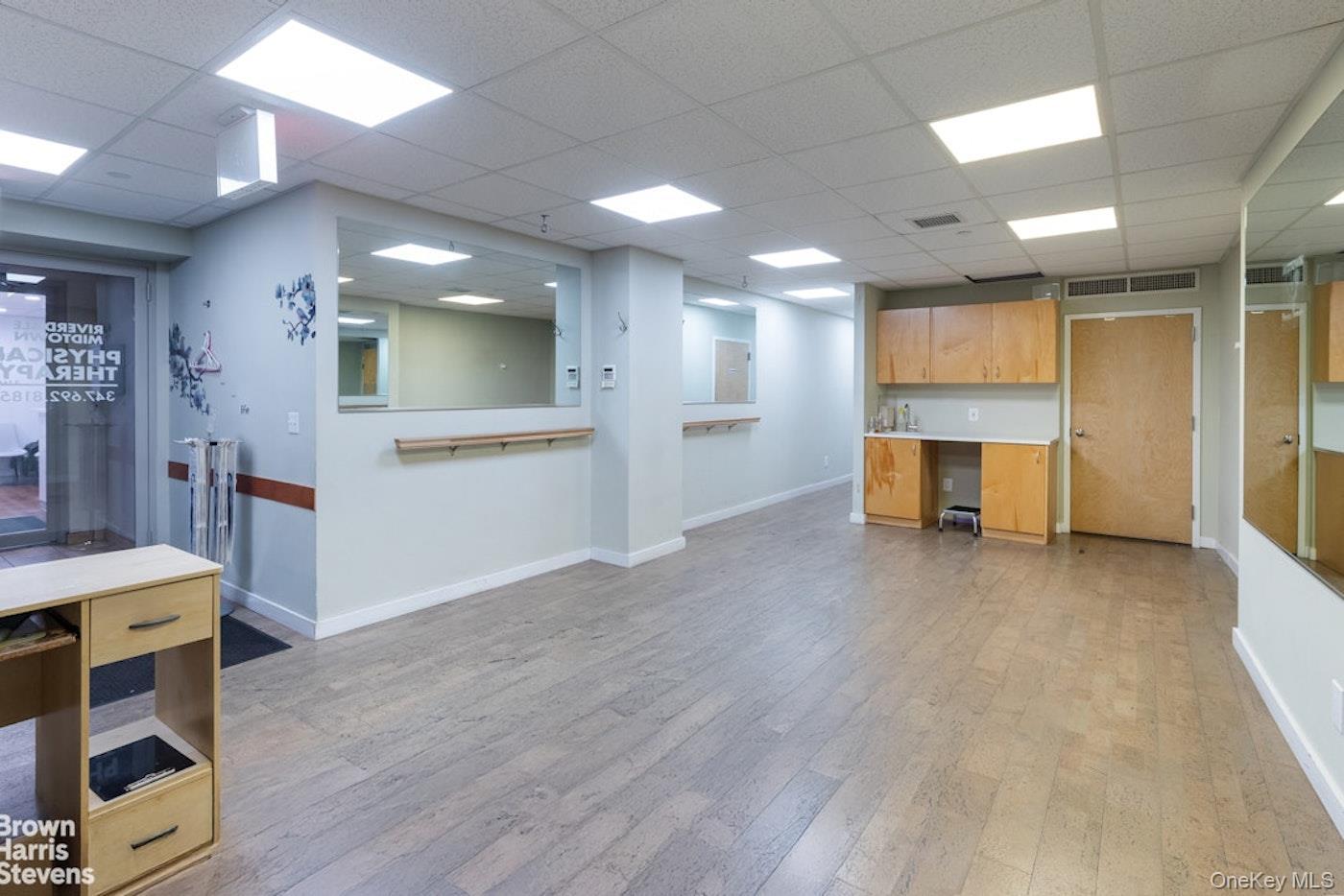 Commercial Sale Riverdale Bronx, NY 10463, MLS-979332-5