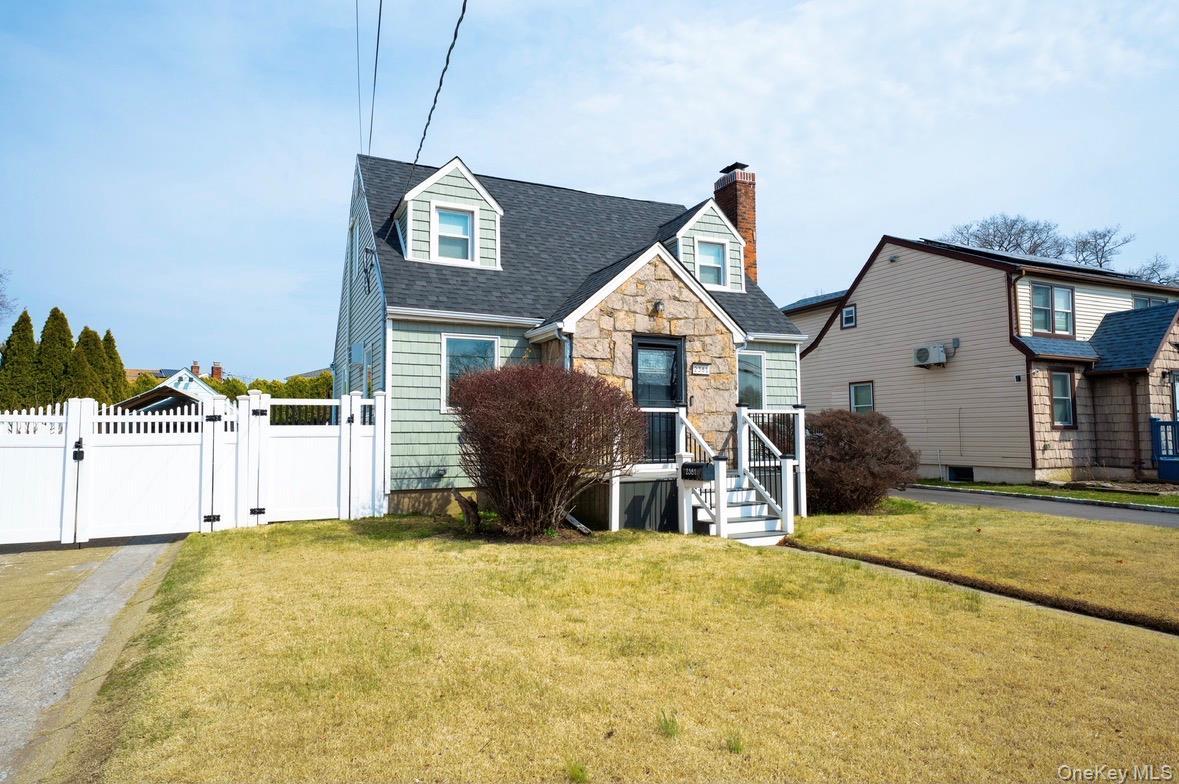Single Family Yorktown  Nassau County, NY 11572, MLS-979335-2
