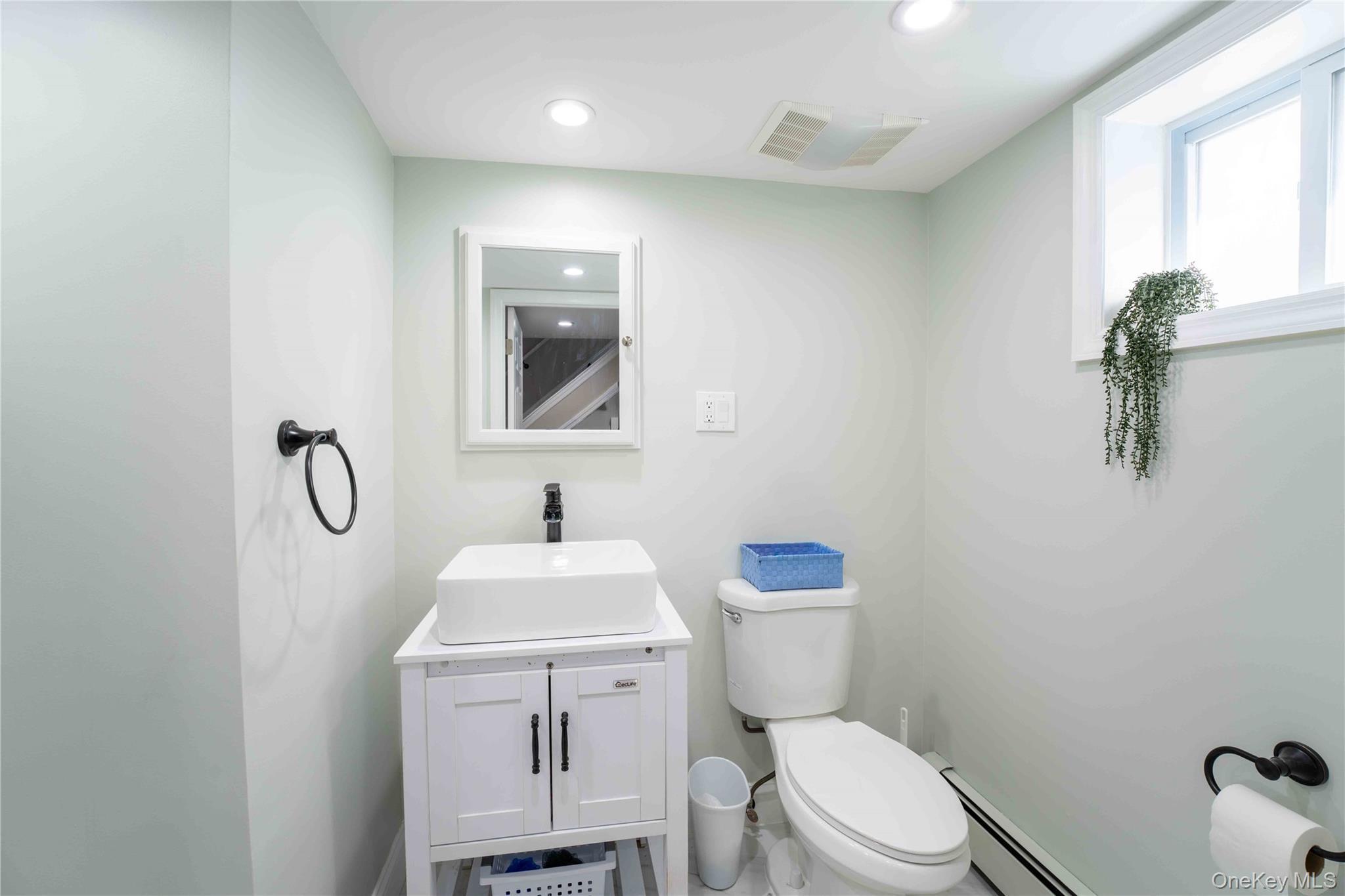 Single Family Yorktown  Nassau County, NY 11572, MLS-979335-38