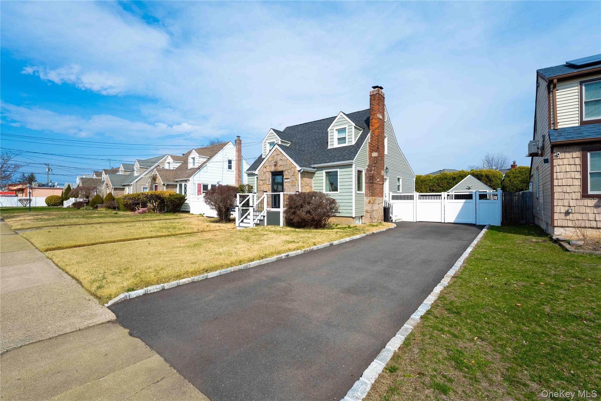 Single Family Yorktown  Nassau County, NY 11572, MLS-979335-40