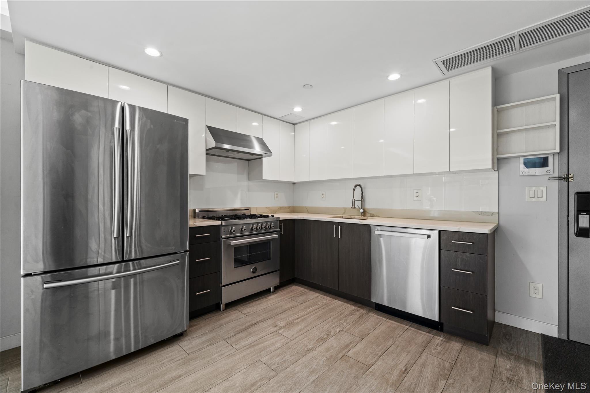 Condo 63rd  Queens, NY 11374, MLS-979342-4