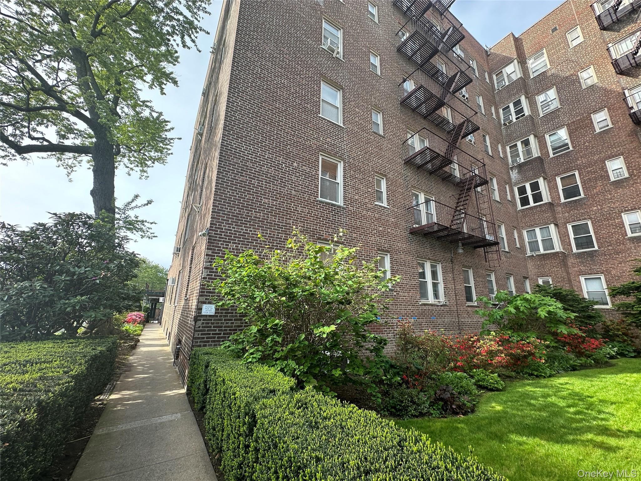 Apartment 168th Street  Queens, NY 11432, MLS-979344-9
