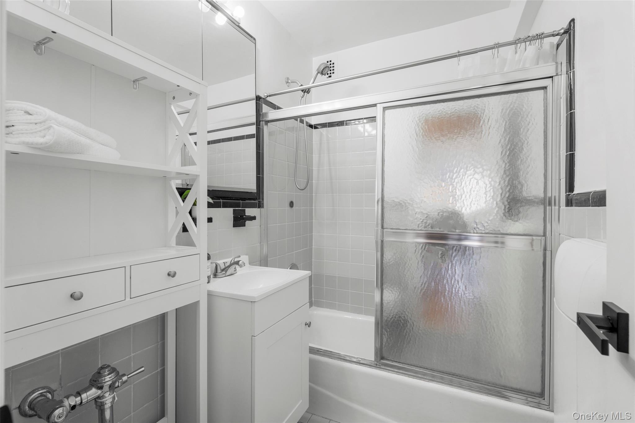 Coop Washington  Westchester County, NY 10538, MLS-979354-22