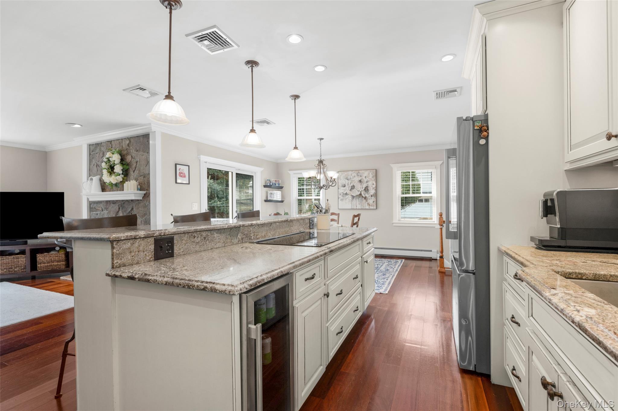 Single Family Den  Out Of Area, NY 06903, MLS-979362-15