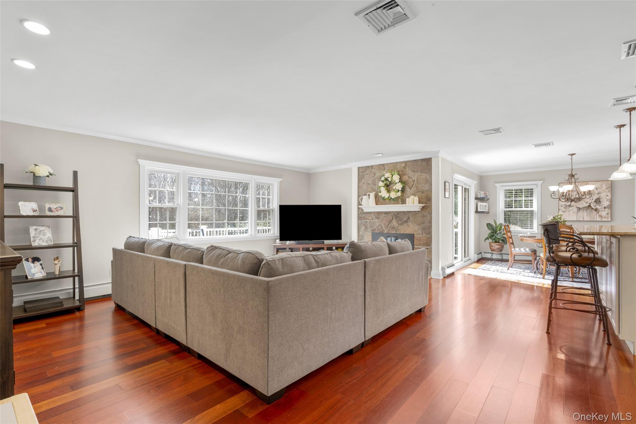 Single Family Den  Out Of Area, NY 06903, MLS-979362-9