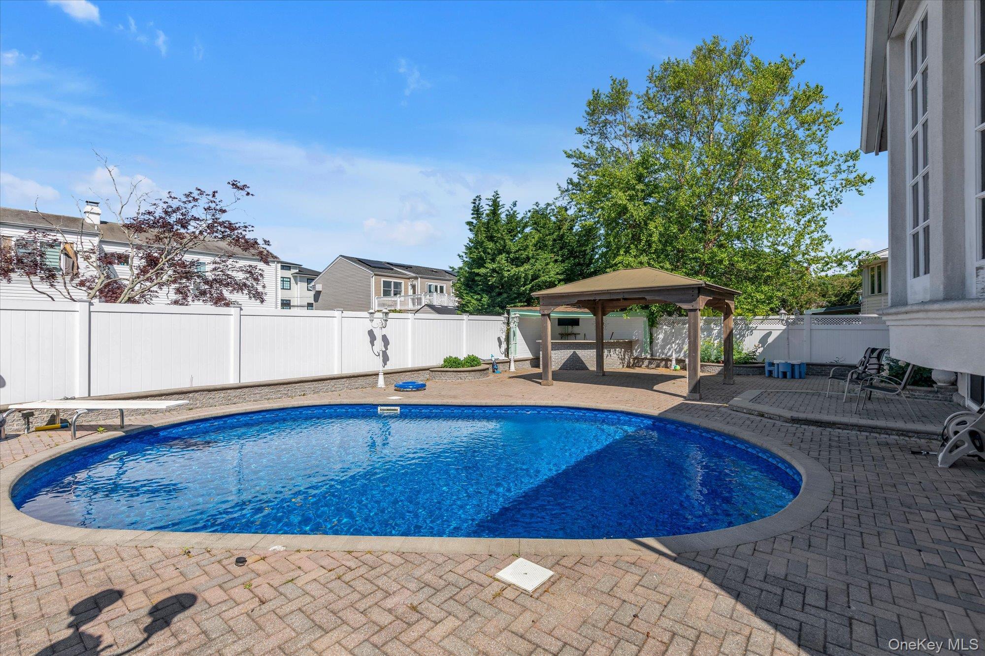 Single Family Greentree Drive Nassau County, NY 11572, MLS-979364-29