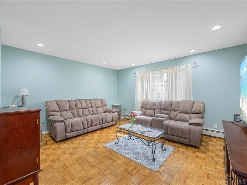 Single Family Glennon  Bronx, NY 10465, MLS-979367-6