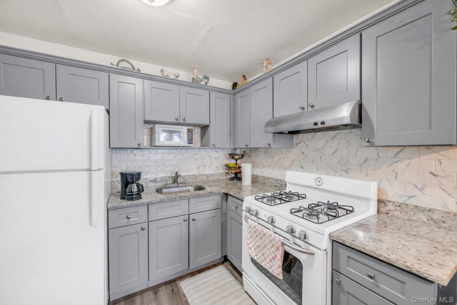 Coop Lowndes  Suffolk County, NY 11746, MLS-979383-5